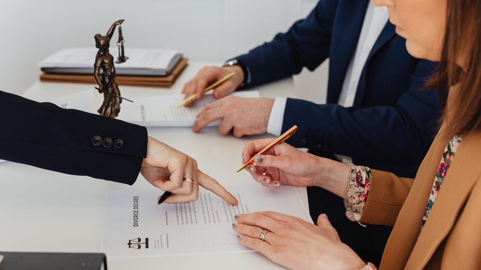 Divórcio: Entenda as diferenças entre consensual e litigioso e tome a melhor decisão.